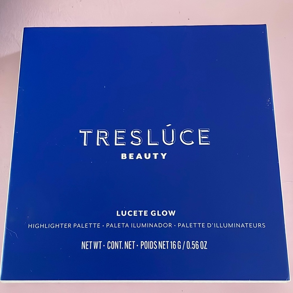 TRESLUCE Beauty Lucete Glow highlighter palette.